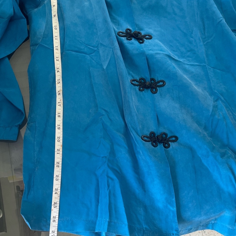 100% Silk Blue Silk Blouse with Knot Buttons - Picture 15 of 16